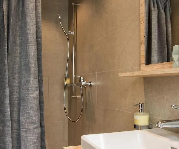 Hotel Kronelodge - Self-check-in *